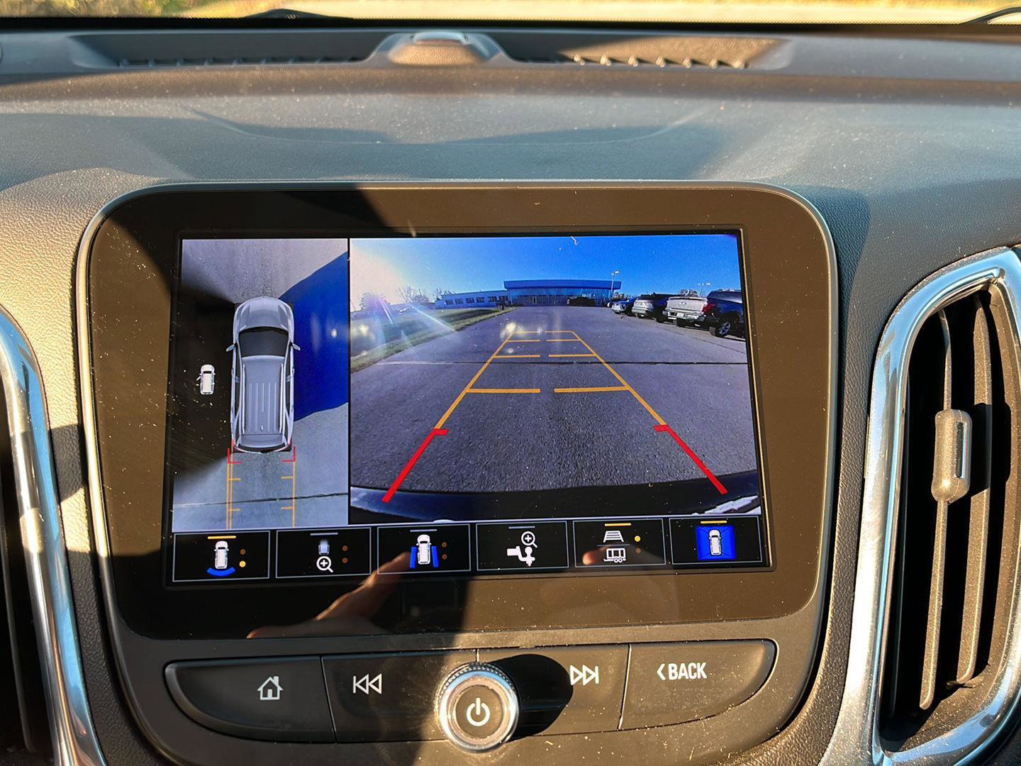 Used 2023 Chevrolet Equinox LT image 20