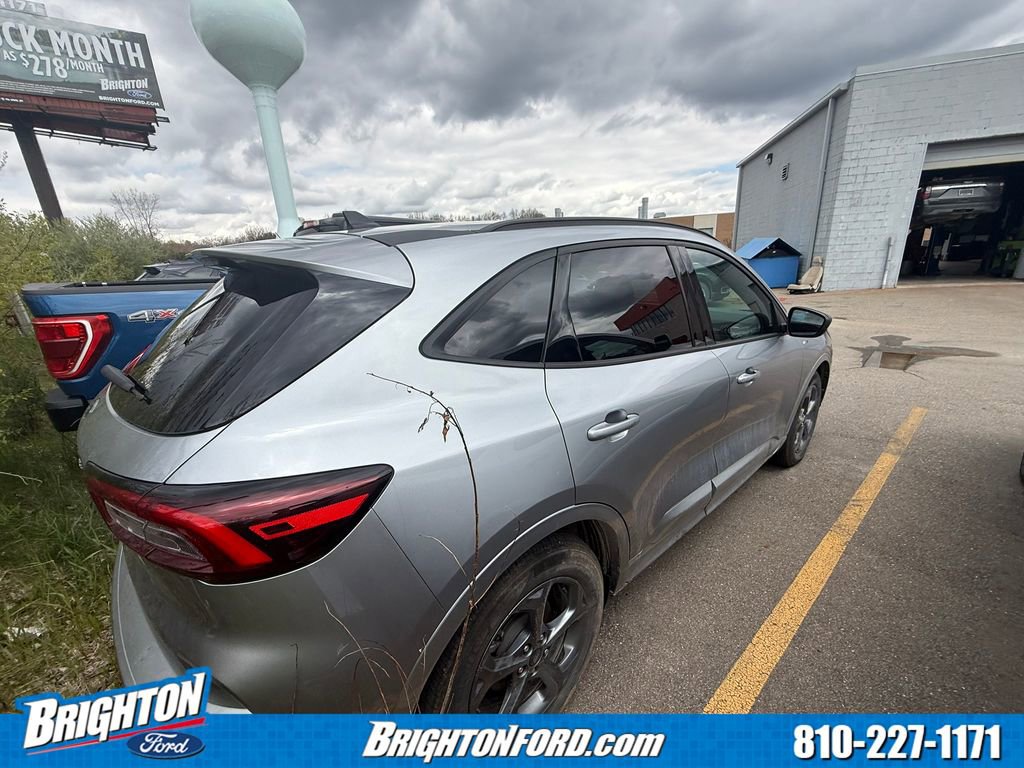 Certified 2023 Ford Escape ST-Line w/ Tech Pack #1 FWD image 5