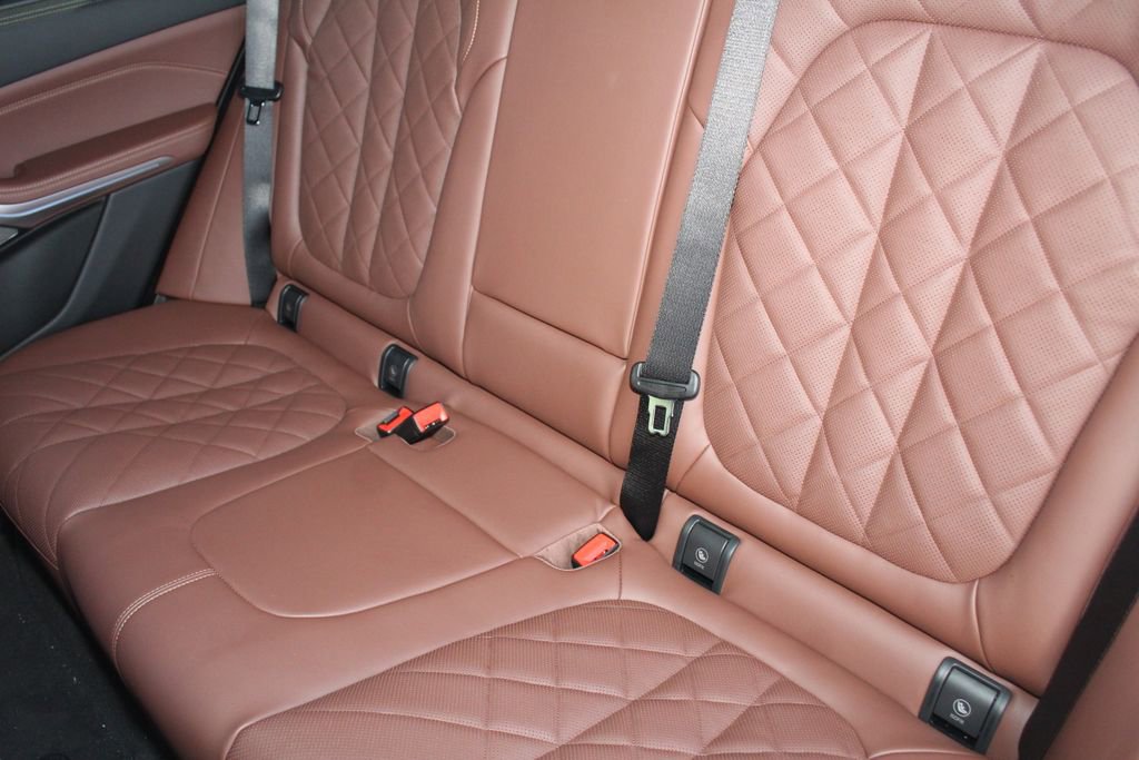 New 2026 BMW X5 xDrive50e w/ Executive Package image 21