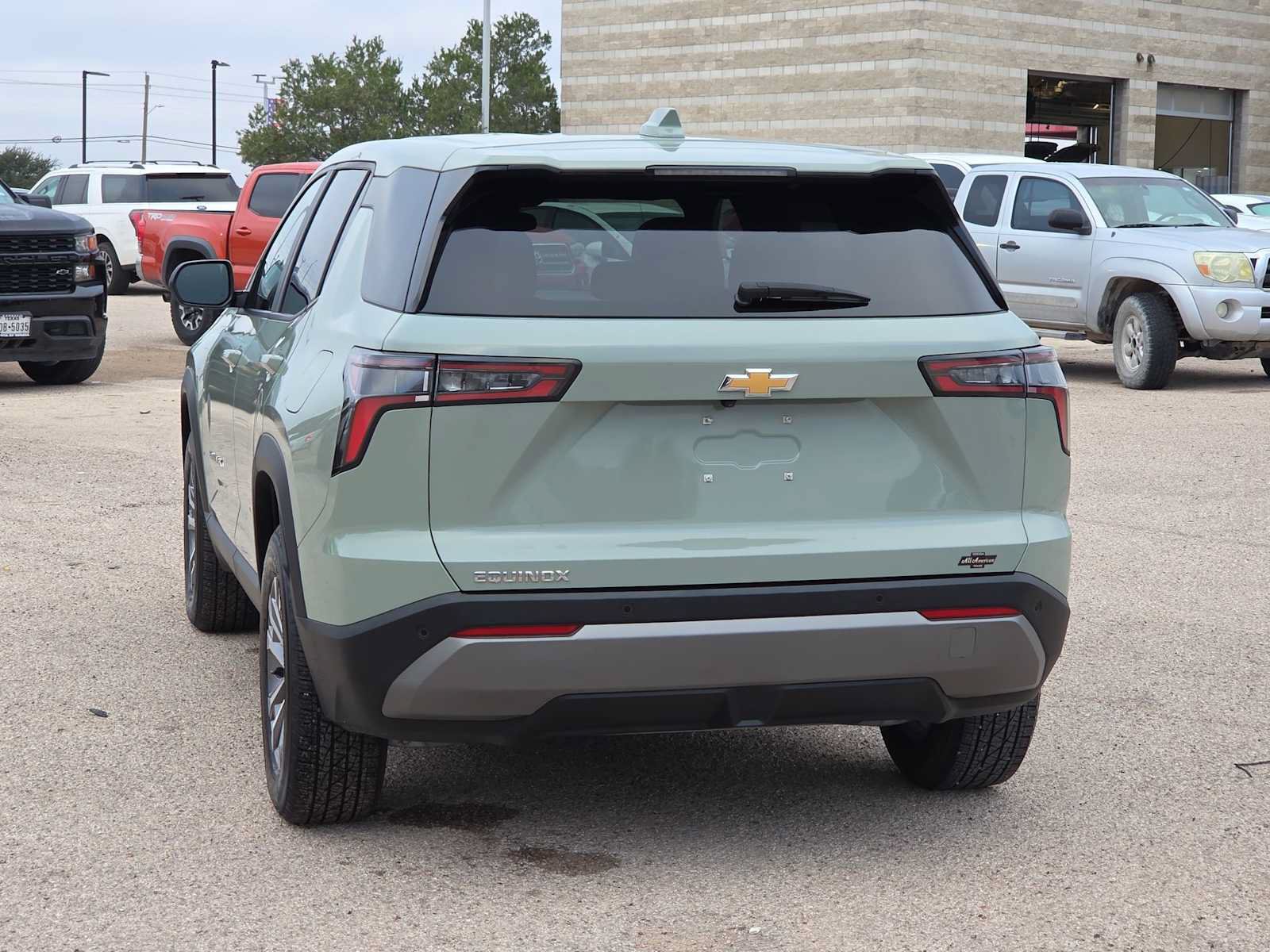 Used 2026 Chevrolet Equinox LT w/ Convenience Package II FWD image 7