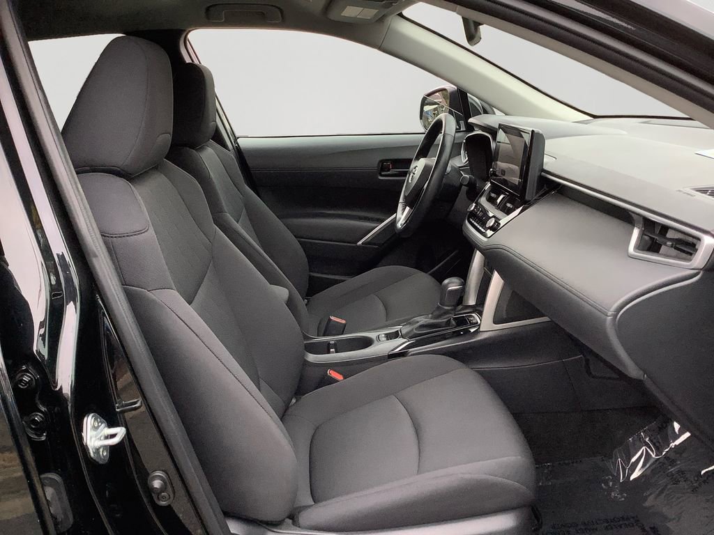 Used 2023 Toyota Corolla Cross LE image 27