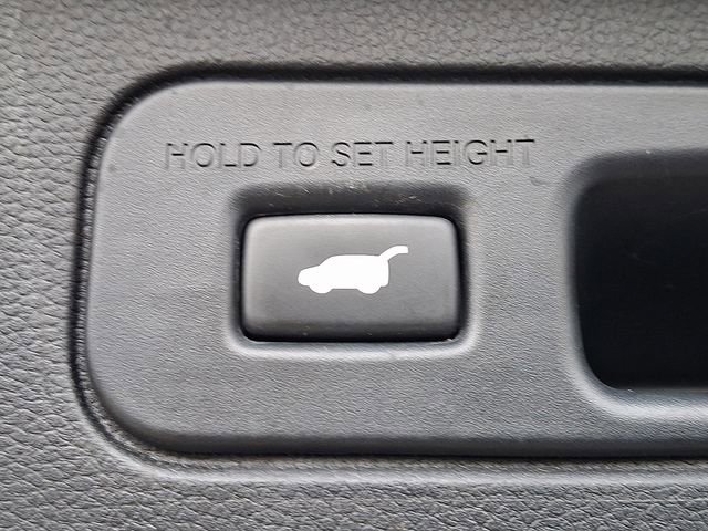 Used 2025 Honda Pilot Touring image 29