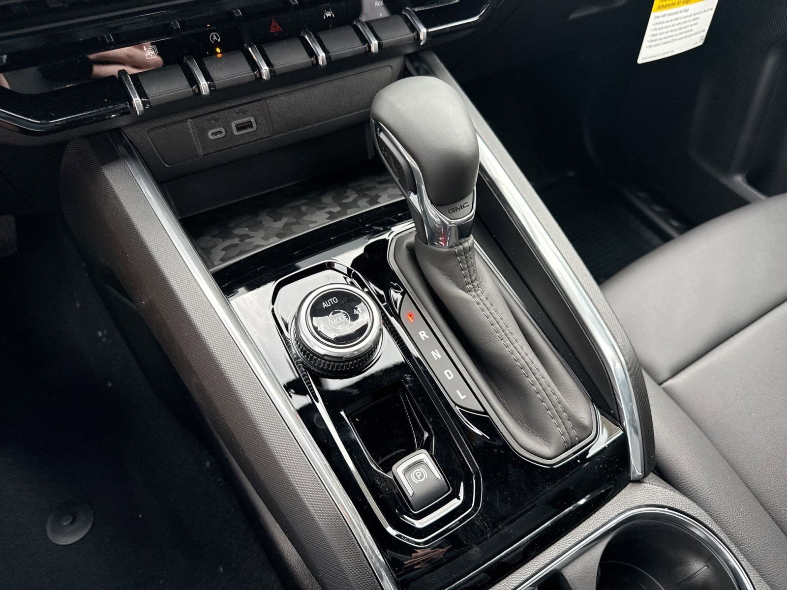 New 2026 GMC Canyon Elevation w/ Convenience Package image 18