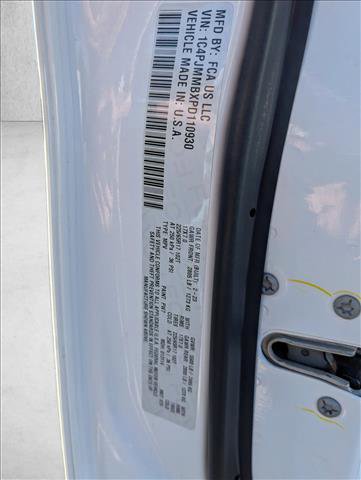 Used 2023 Jeep Cherokee Altitude Lux image 23