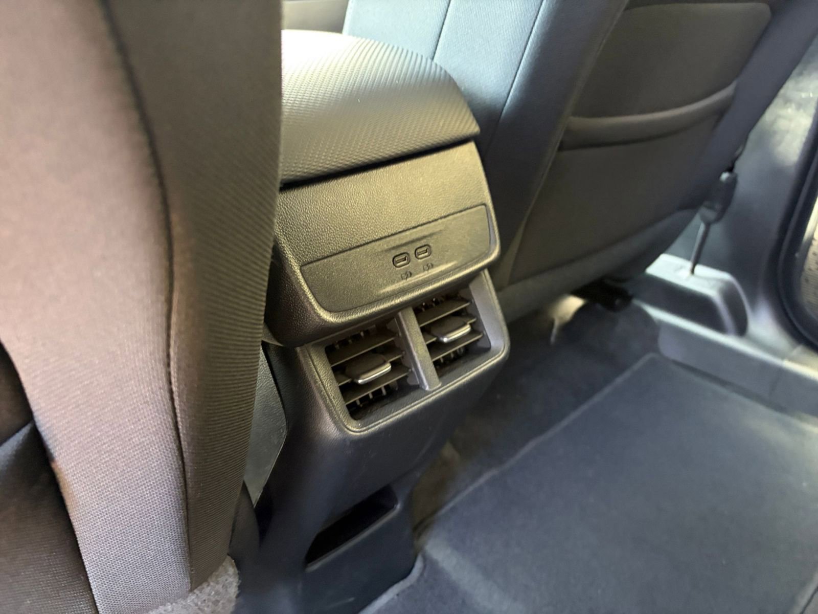 Used 2025 Chevrolet Equinox LT FWD image 23