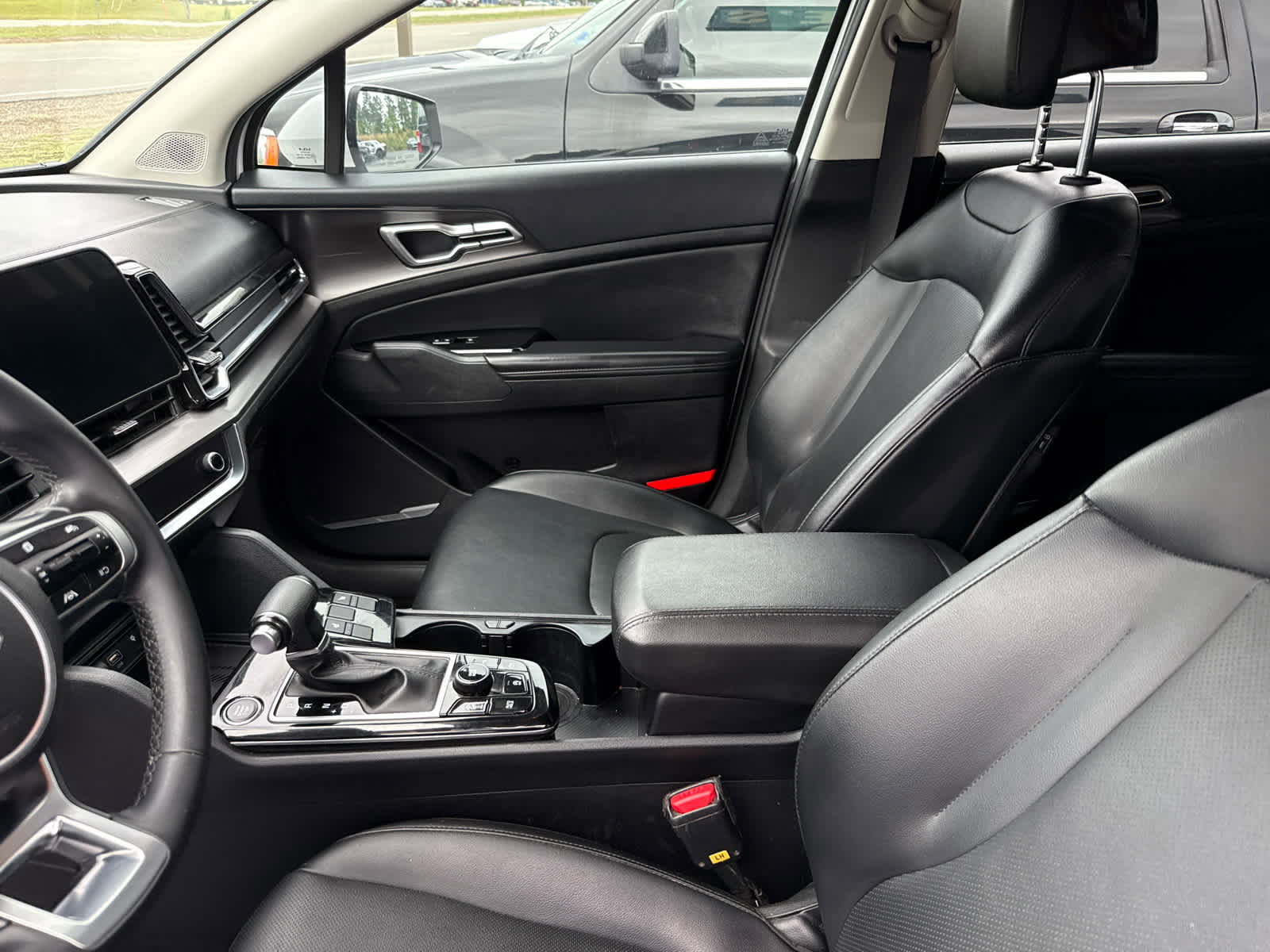Used 2023 Kia Sportage EX FWD image 12