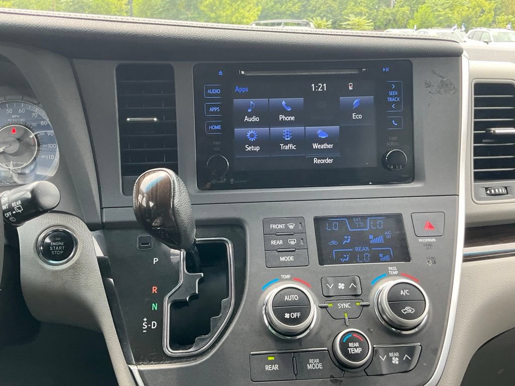 Used 2015 Toyota Sienna XLE AWD/4WD image 18