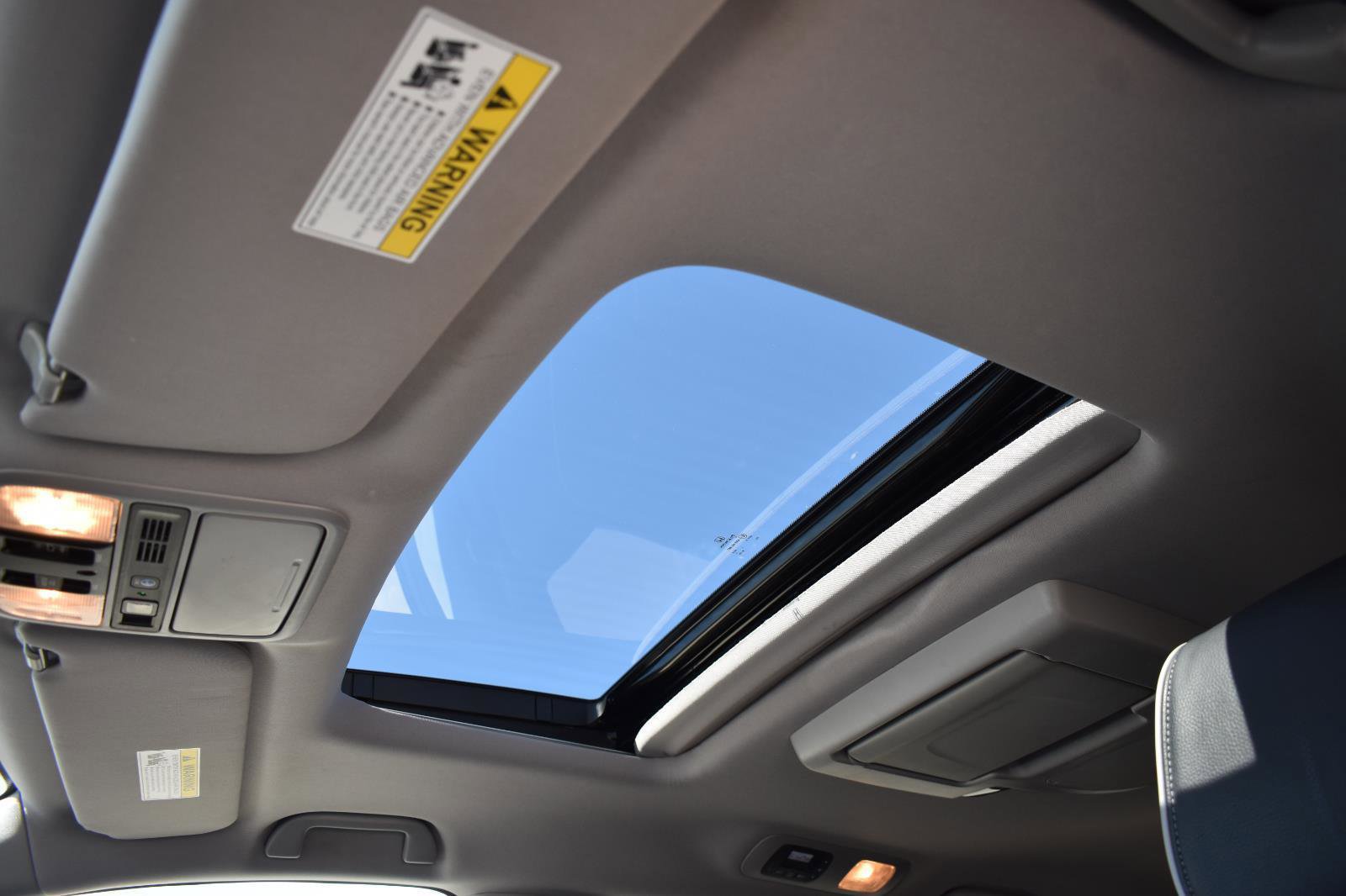 Used 2023 Honda Odyssey Elite image 11