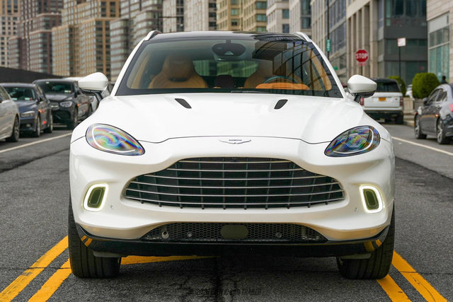 Used 2021 Aston Martin DBX image 13