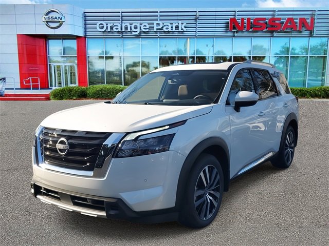 New 2025 Nissan Pathfinder Platinum image 4