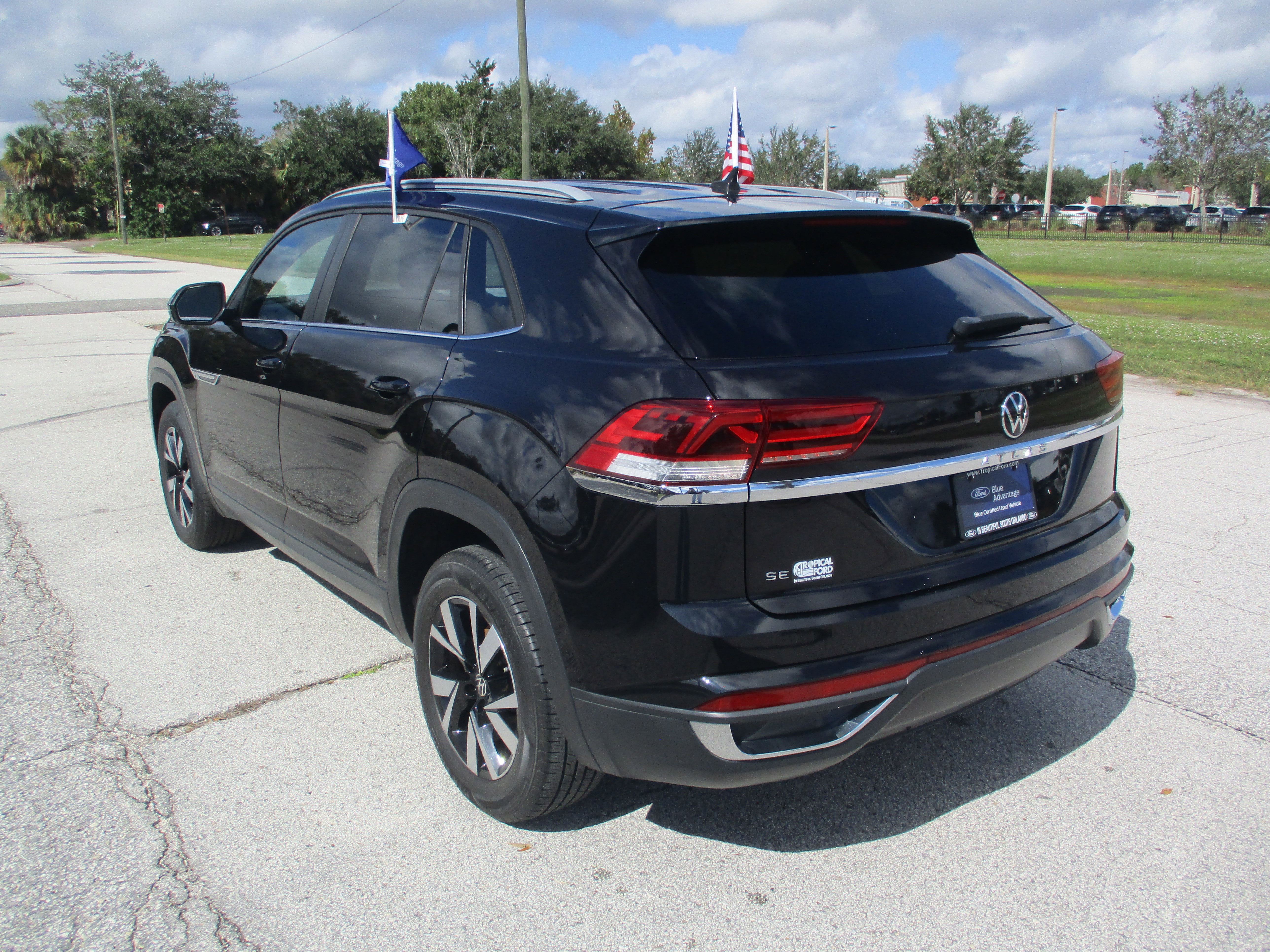 Used 2020 Volkswagen Atlas Cross Sport SE image 5