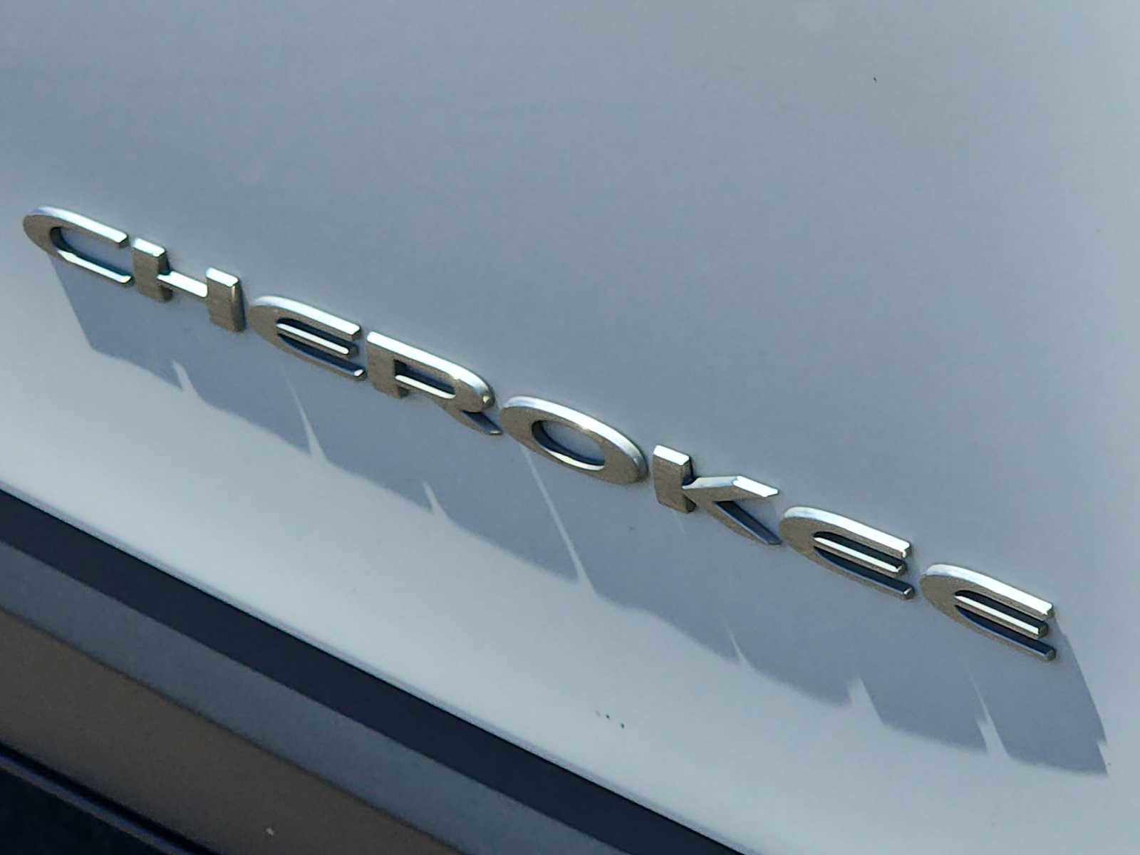 Used 2022 Jeep Cherokee Latitude Lux AWD/4WD image 11