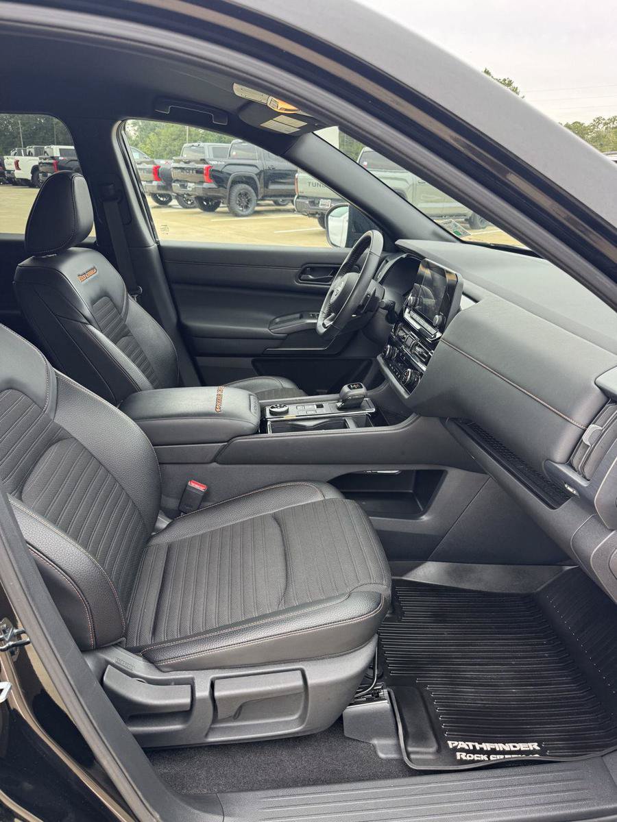 Used 2025 Nissan Pathfinder Rock Creek AWD/4WD image 17