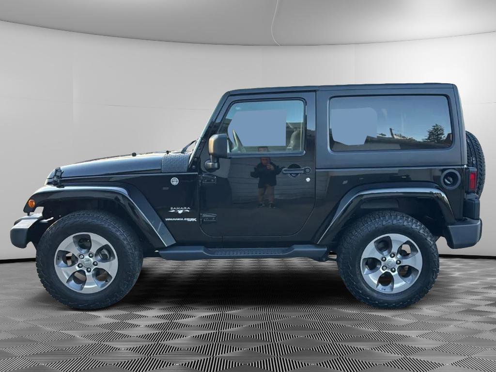 Used 2018 Jeep Wrangler Sahara w/ Connectivity Group image 5