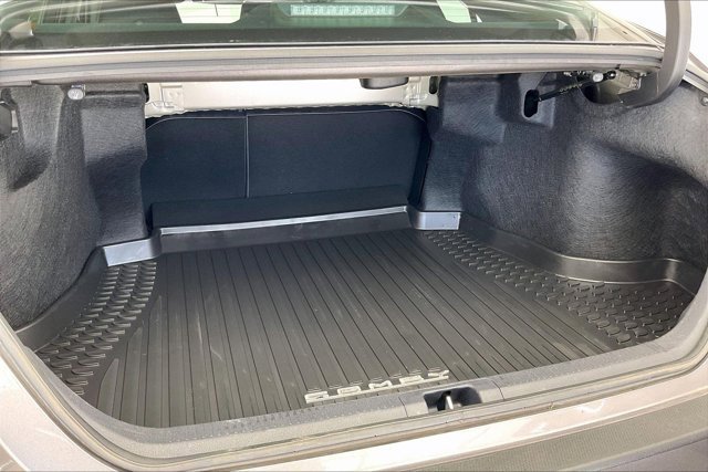 Used 2024 Toyota Camry SE image 28