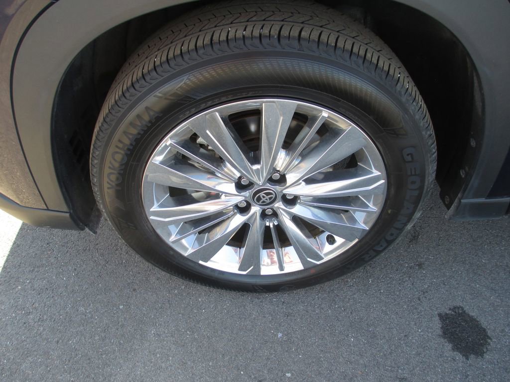 Used 2024 Toyota Grand Highlander Platinum image 13