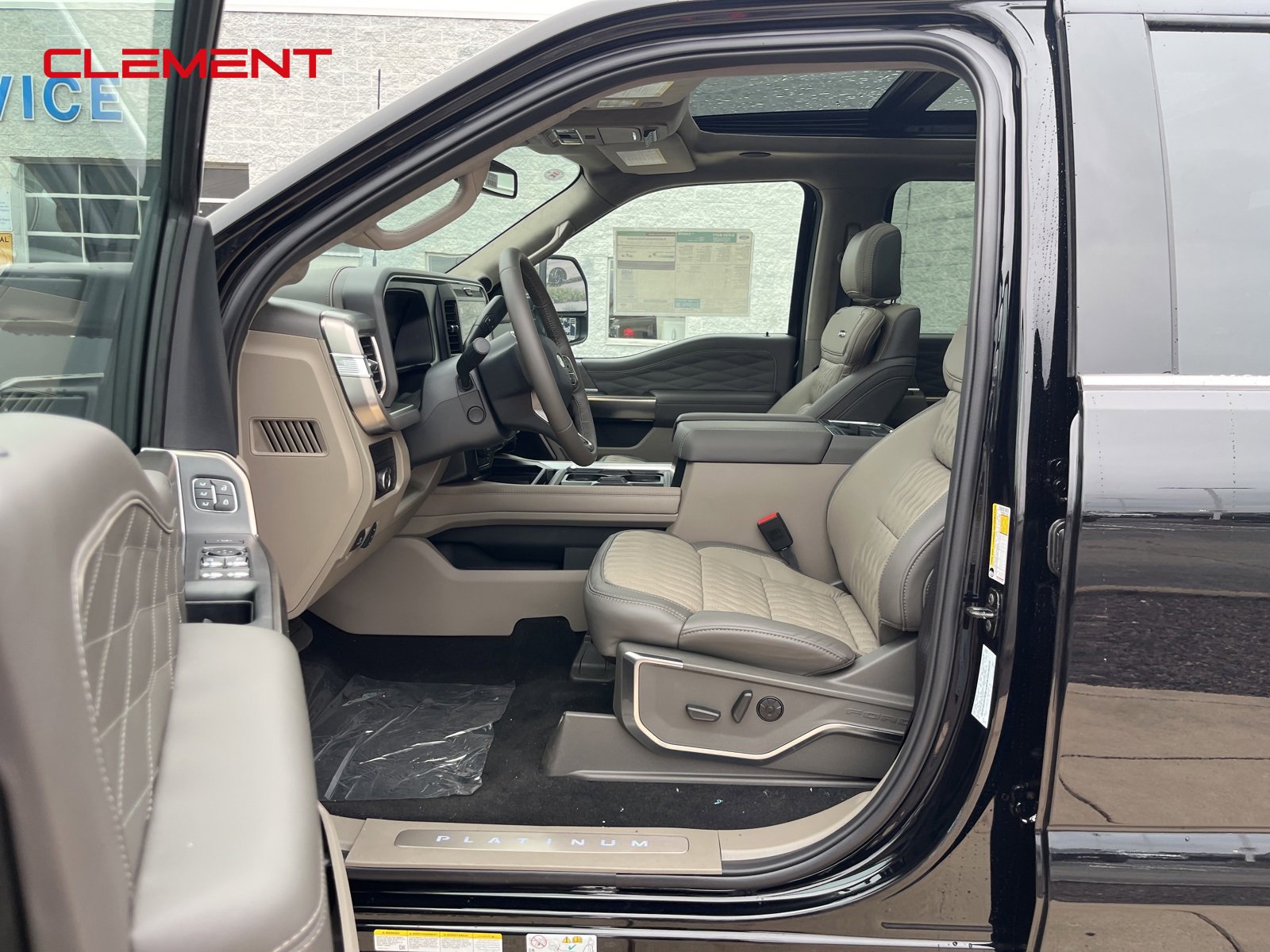 New 2026 Ford F450 Platinum image 32