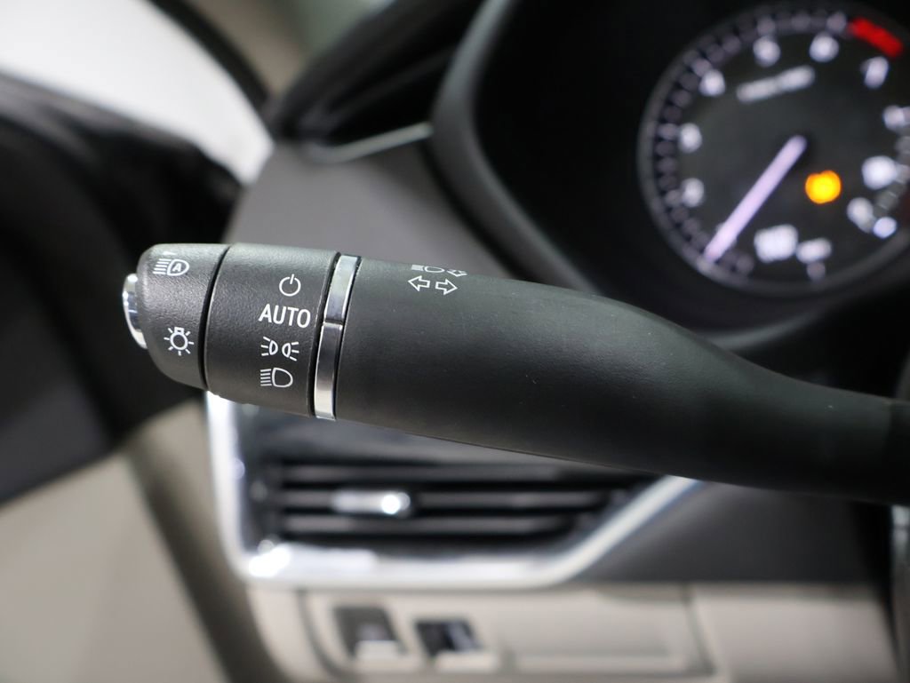 Used 2023 Cadillac XT4 Premium Luxury image 36