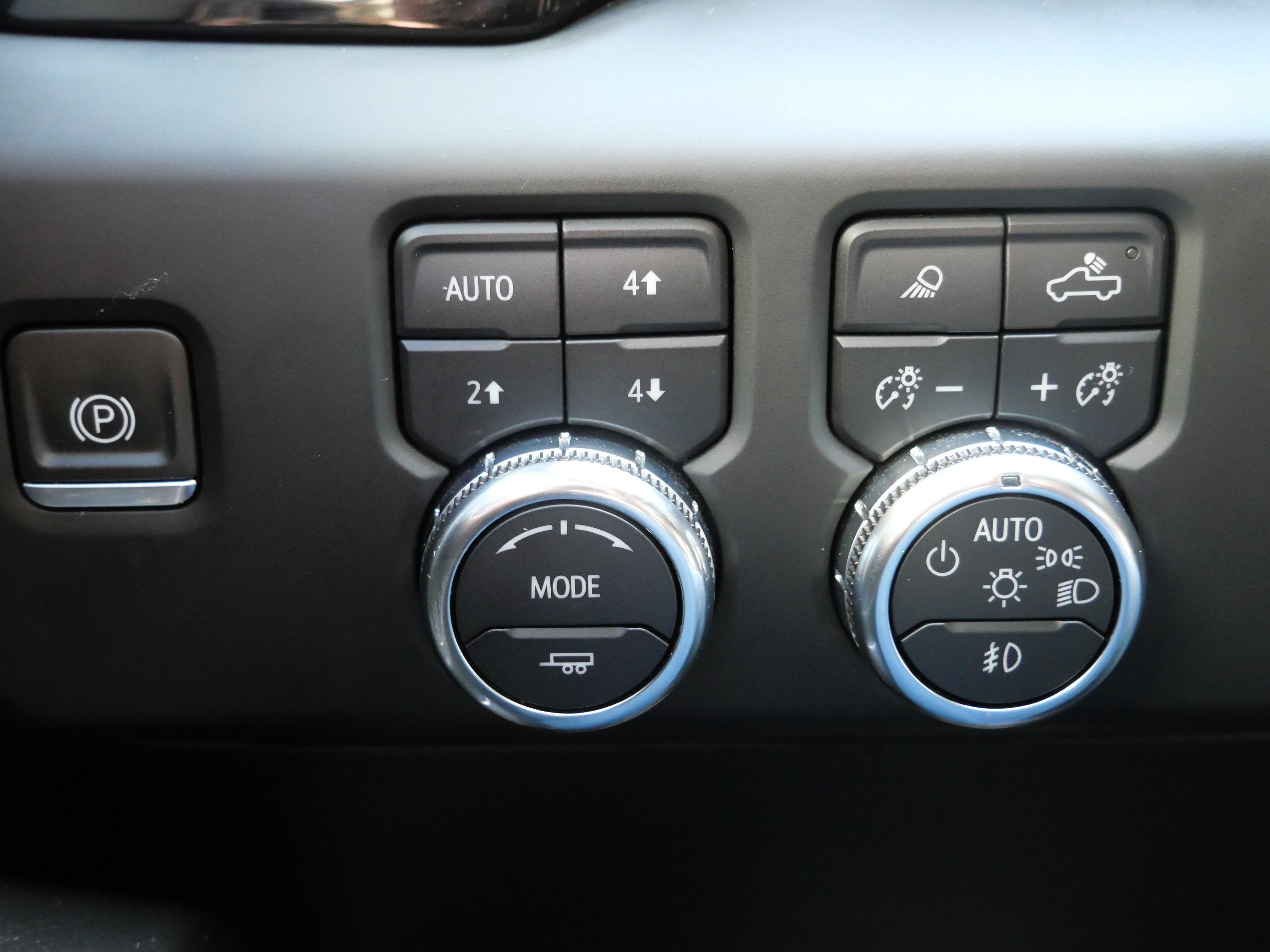 Used 2024 GMC Sierra 3500 Denali w/ Denali Reserve Package AWD/4WD image 16
