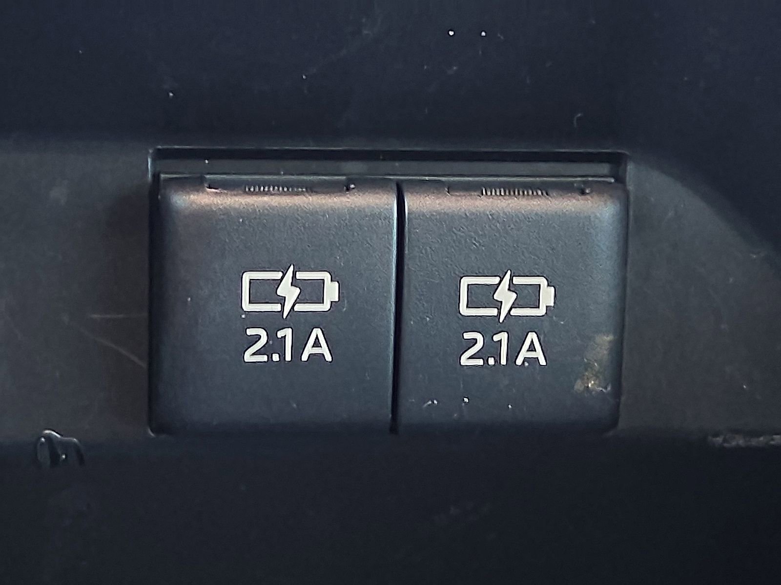 Used 2020 Toyota Camry SE w/ Convenience Package FWD image 21