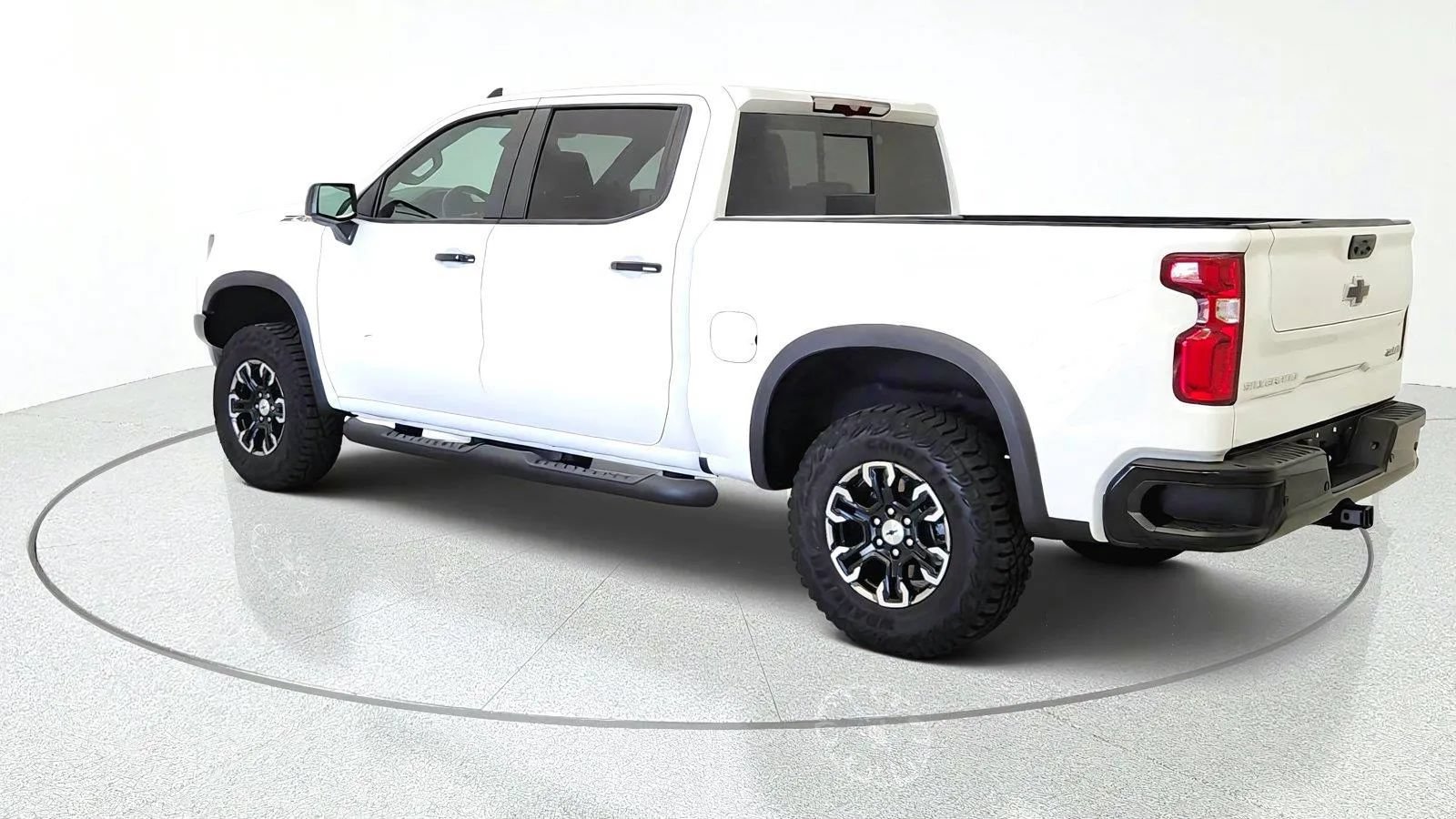 Used 2025 Chevrolet Silverado 1500 ZR2 AWD/4WD image 6