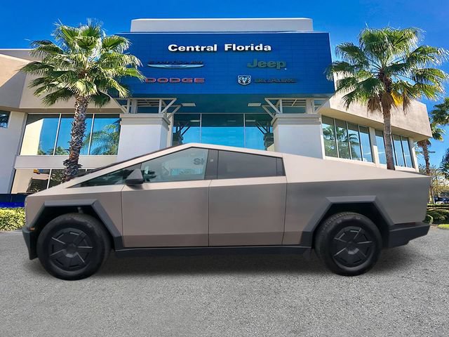 Used 2024 Tesla Cybertruck AWD Crew Cab image 8