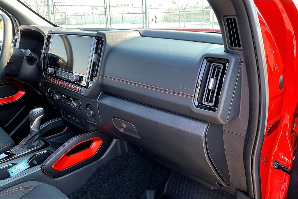 Used 2025 Nissan Frontier PRO-4X w/ Interior Protection Package image 20