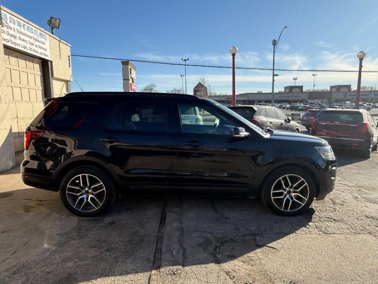 Used 2018 Ford Explorer Sport w/ Equipment Group 401A image 5
