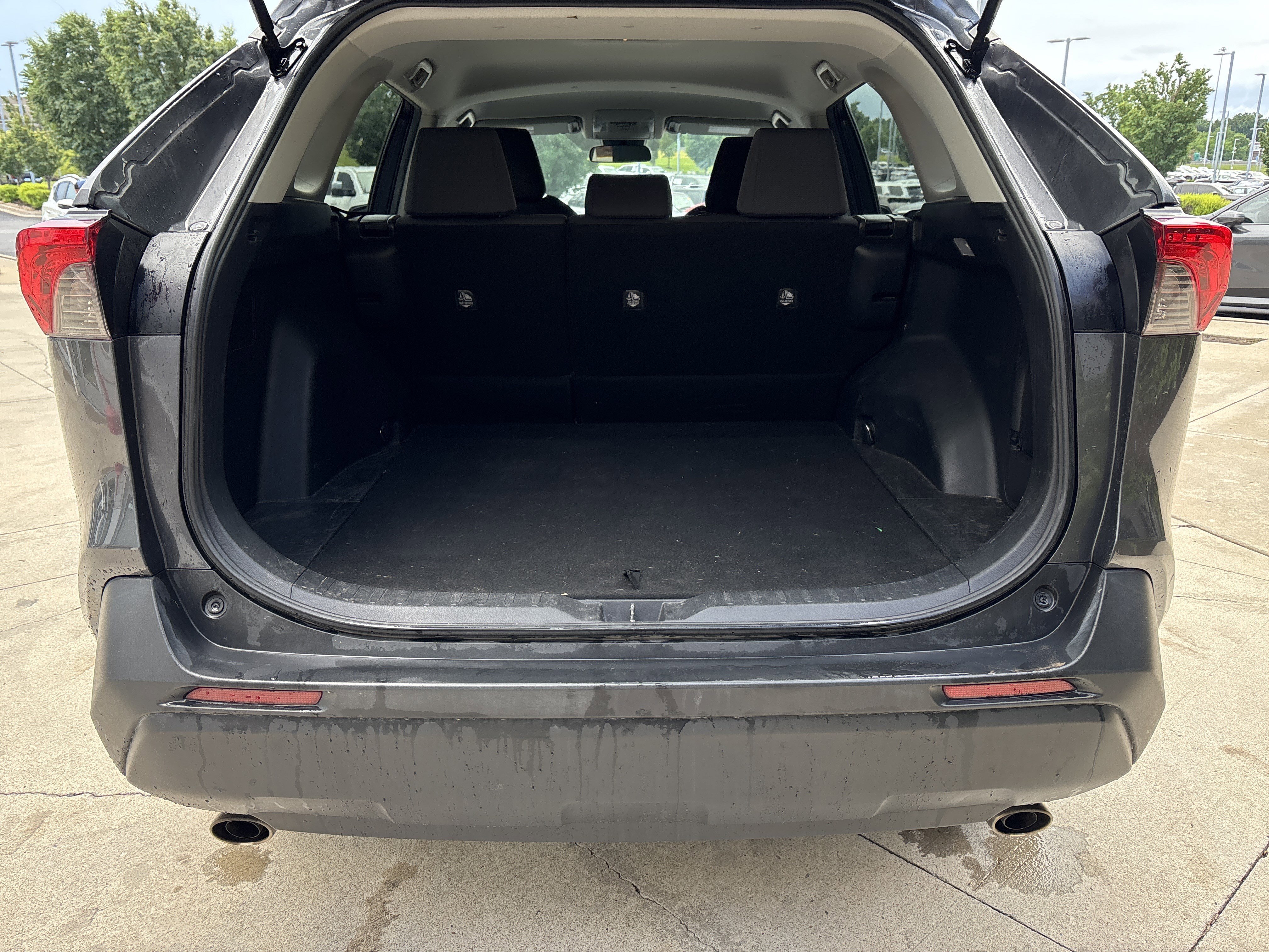 Used 2021 Toyota RAV4 XLE FWD image 28