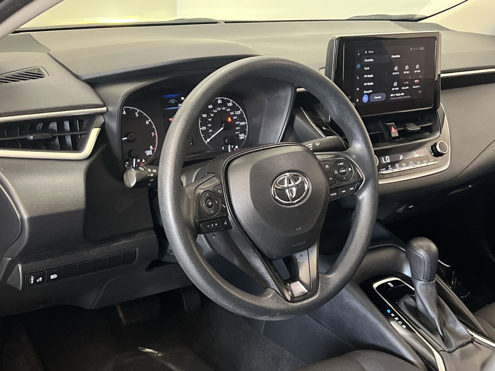 Used 2024 Toyota Corolla LE FWD image 15