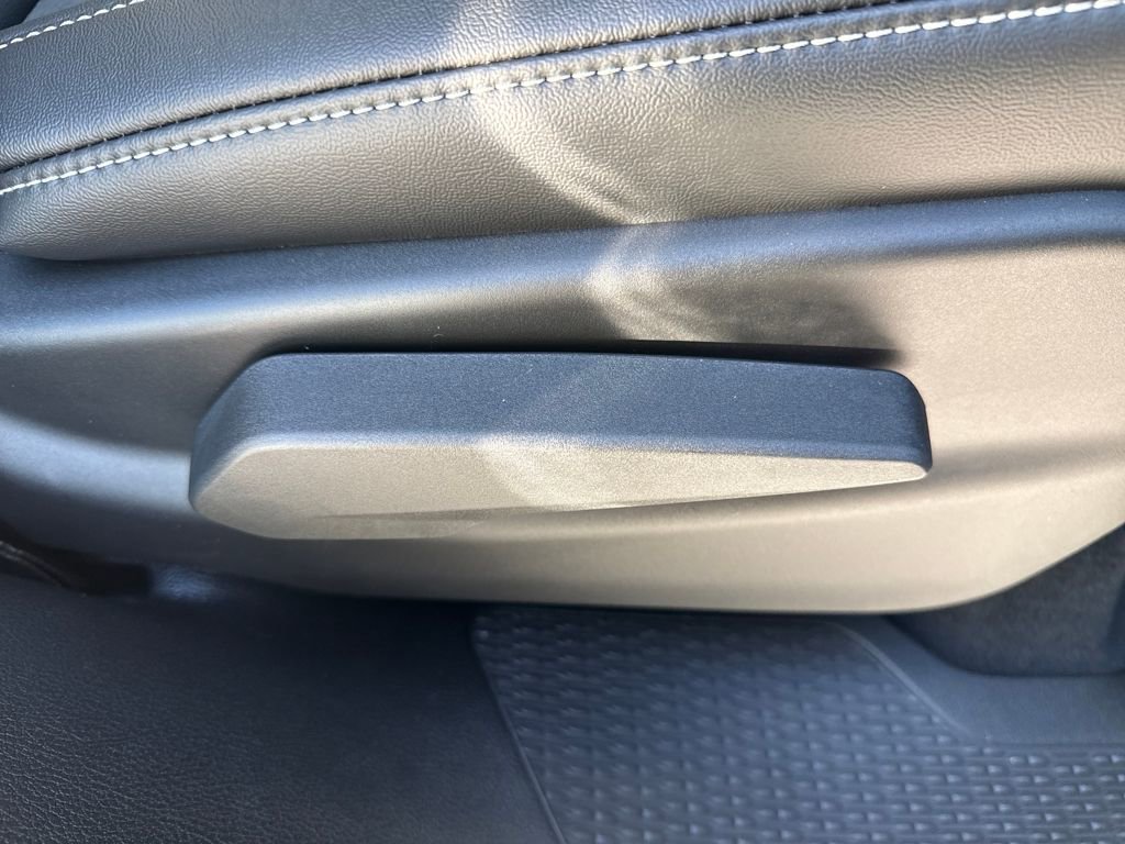 New 2025 Jeep Grand Cherokee L Laredo image 21