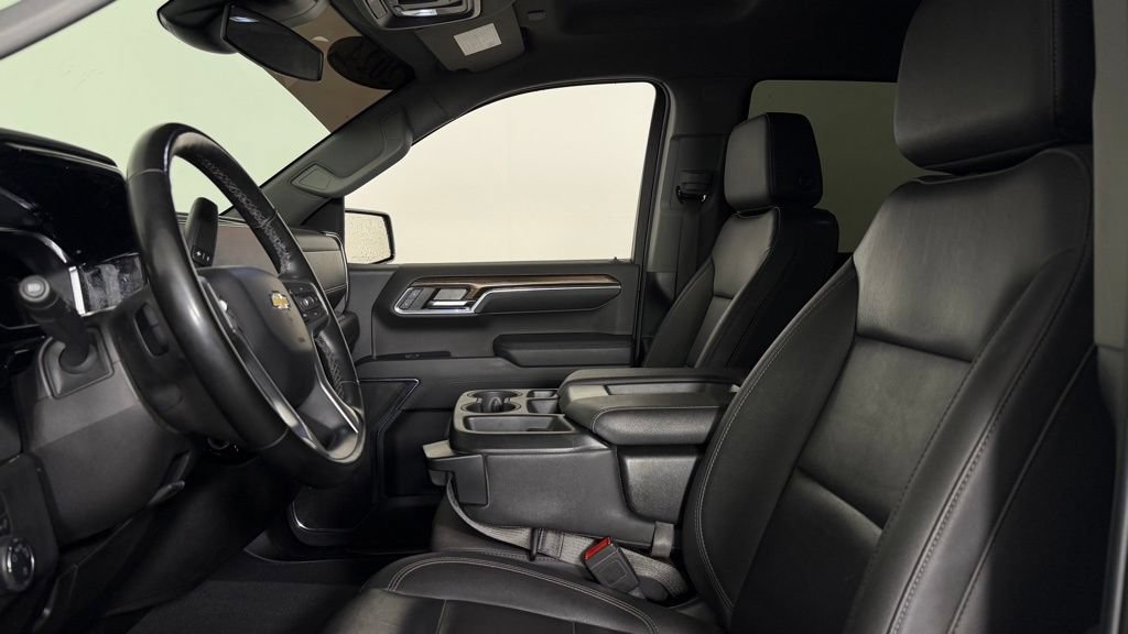 Used 2024 Chevrolet Silverado 1500 LT AWD/4WD image 13