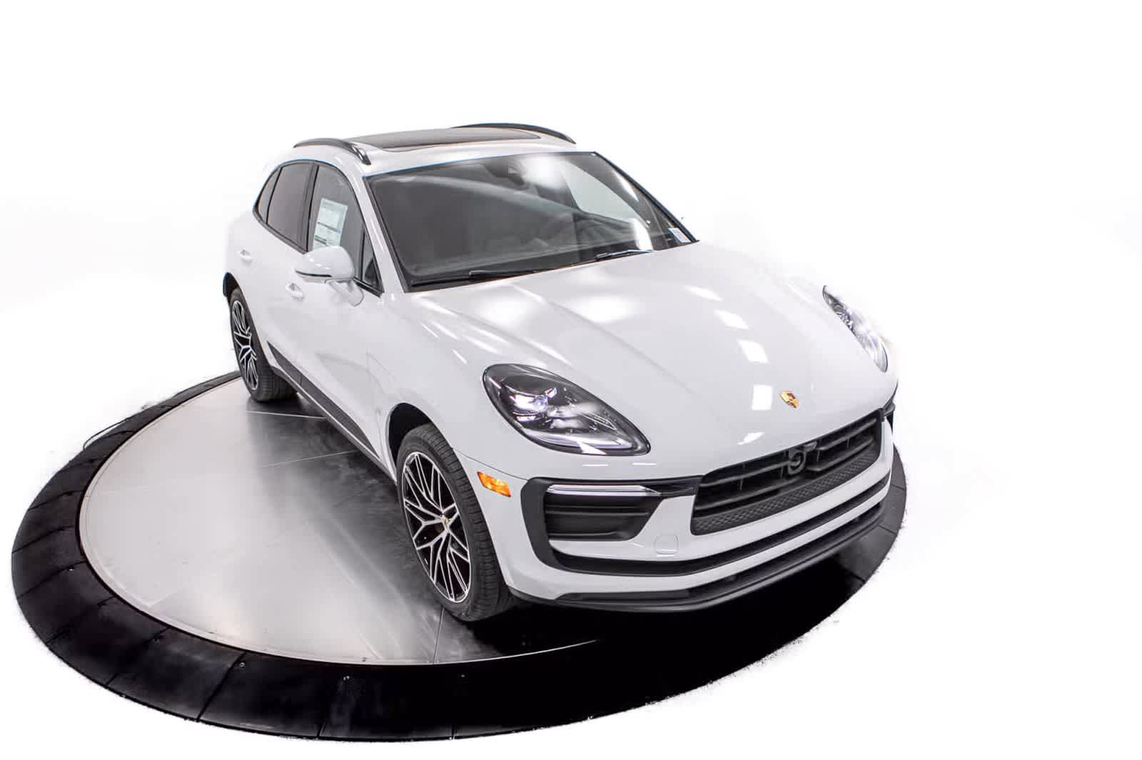 Used 2026 Porsche Macan AWD/4WD image 22