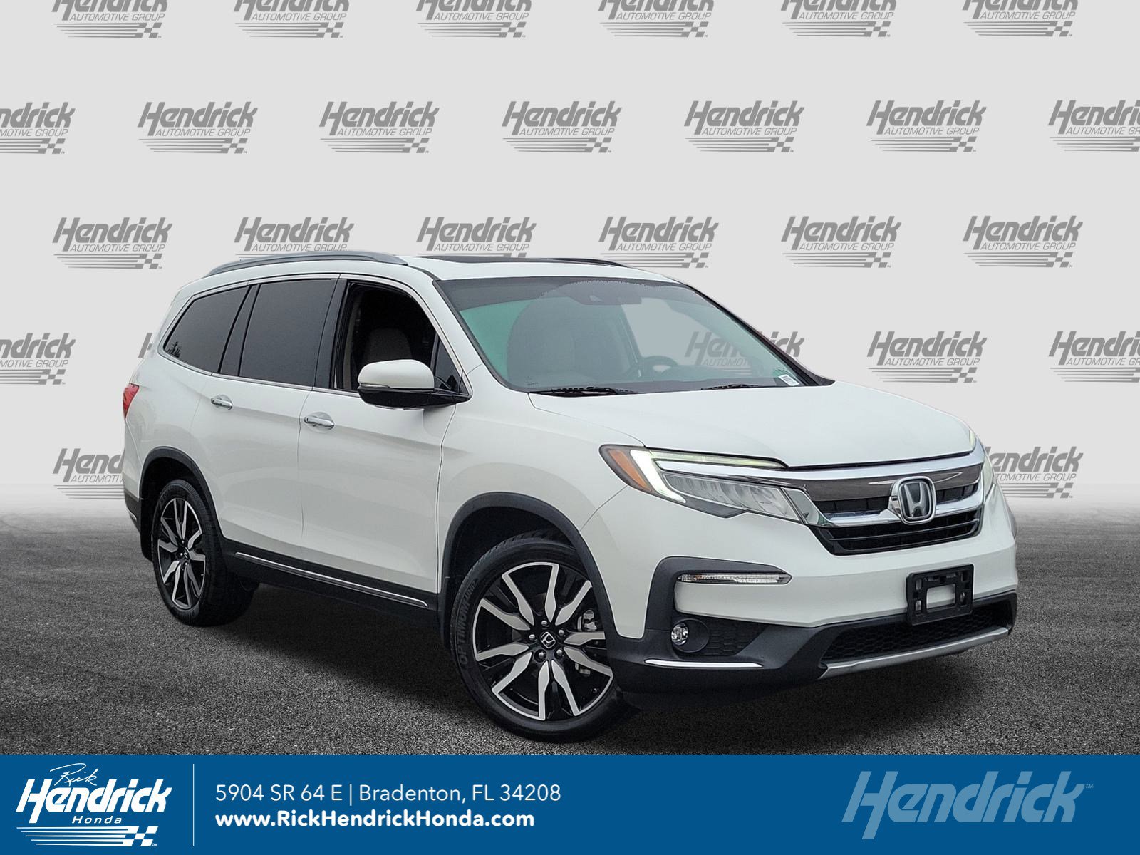 Used 2022 Honda Pilot Touring image 1