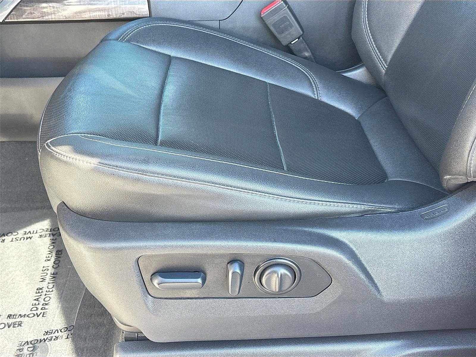 Used 2023 Chevrolet Silverado 2500 LTZ w/ LTZ Convenience Package image 19