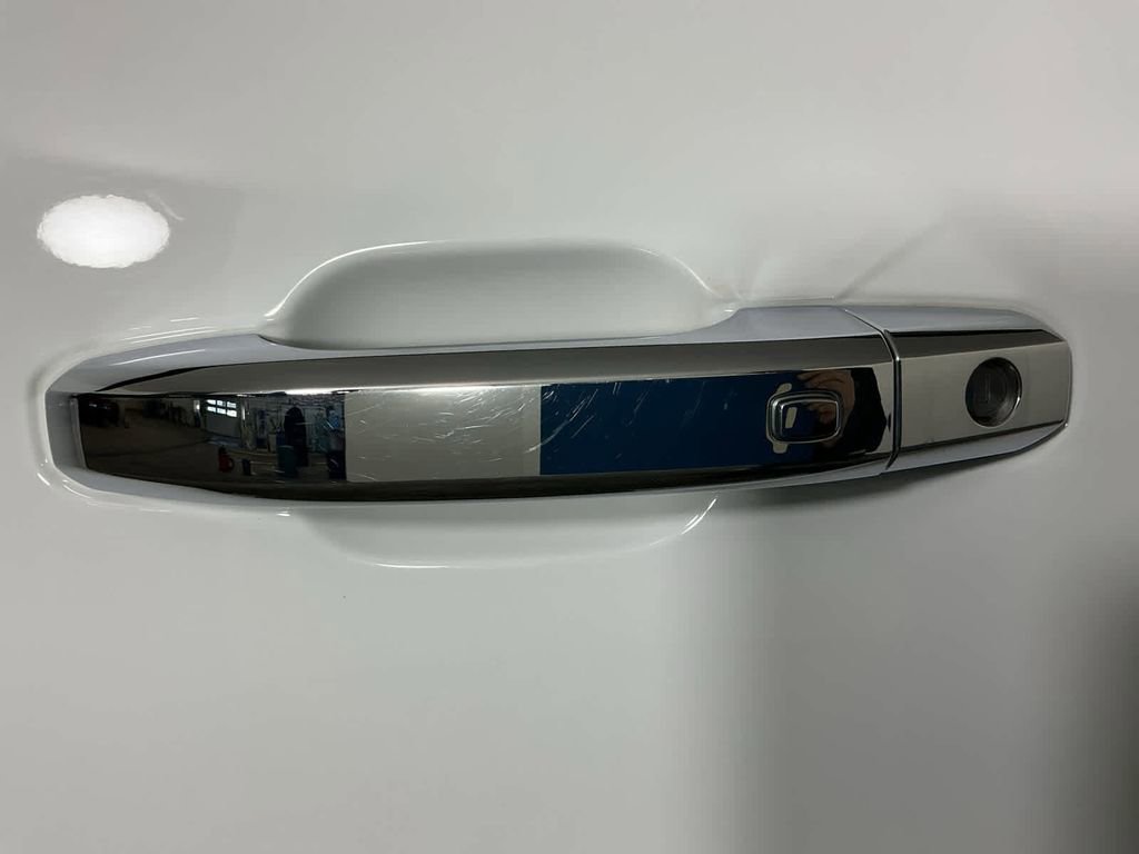 Used 2024 Chevrolet Silverado 2500 LTZ w/ LTZ Convenience Package image 4