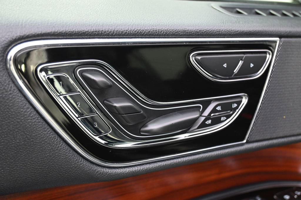 Used 2023 Lincoln Navigator Reserve image 14