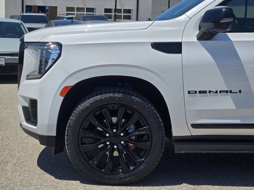 Used 2021 GMC Yukon Denali w/ Denali Premium Package AWD/4WD image 6