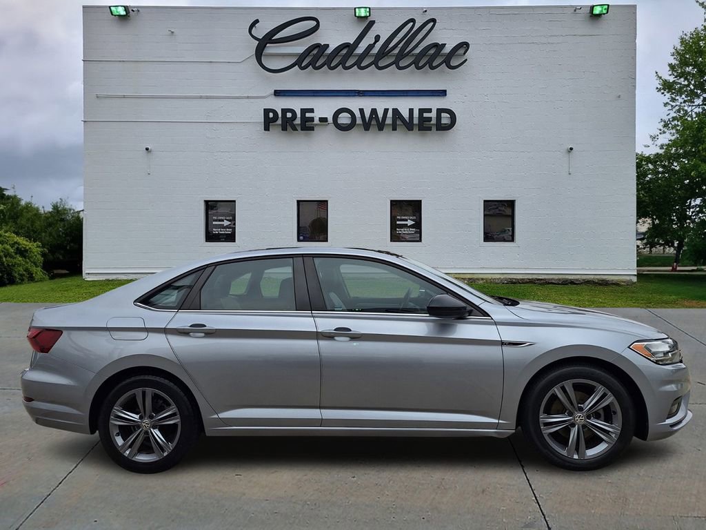 Used 2021 Volkswagen Jetta R-Line w/ R-Line Cold Weather Package image 2