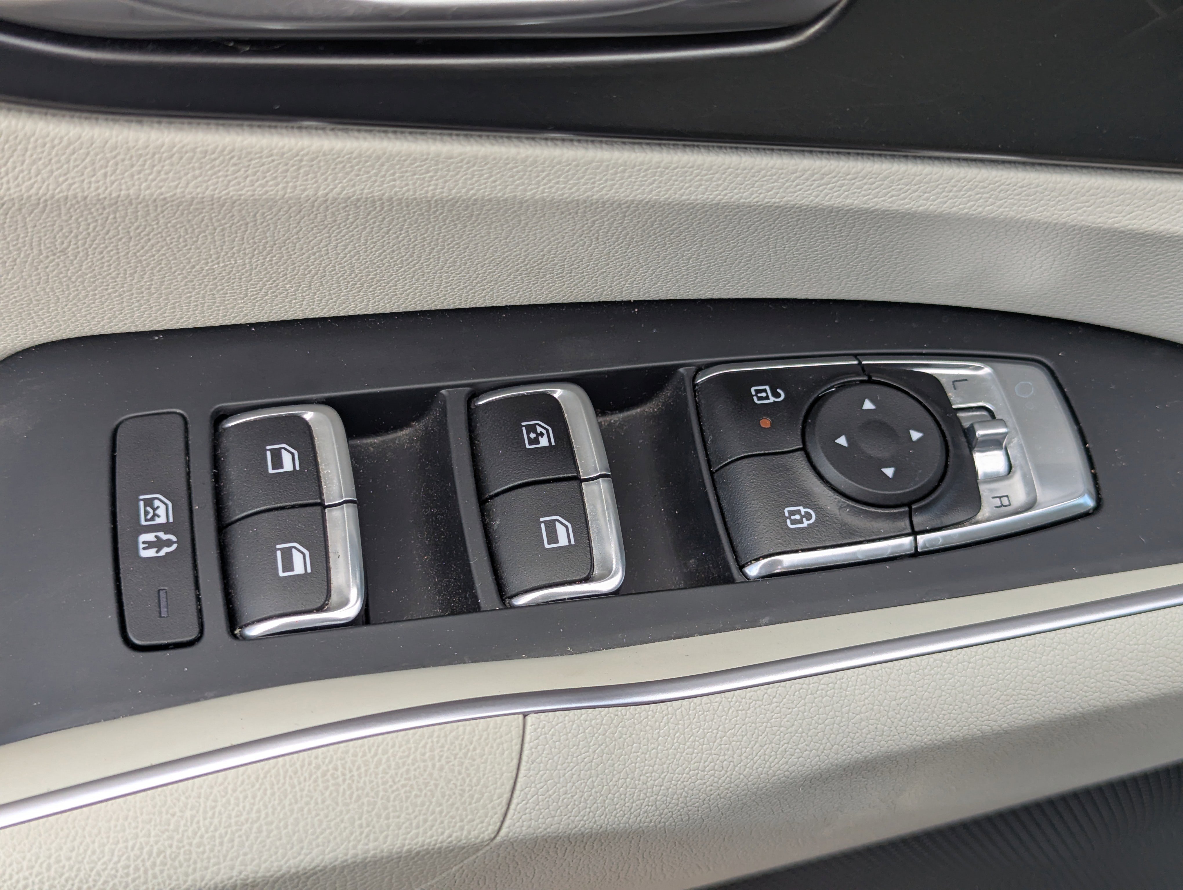 Certified 2025 Kia Sorento EX image 22