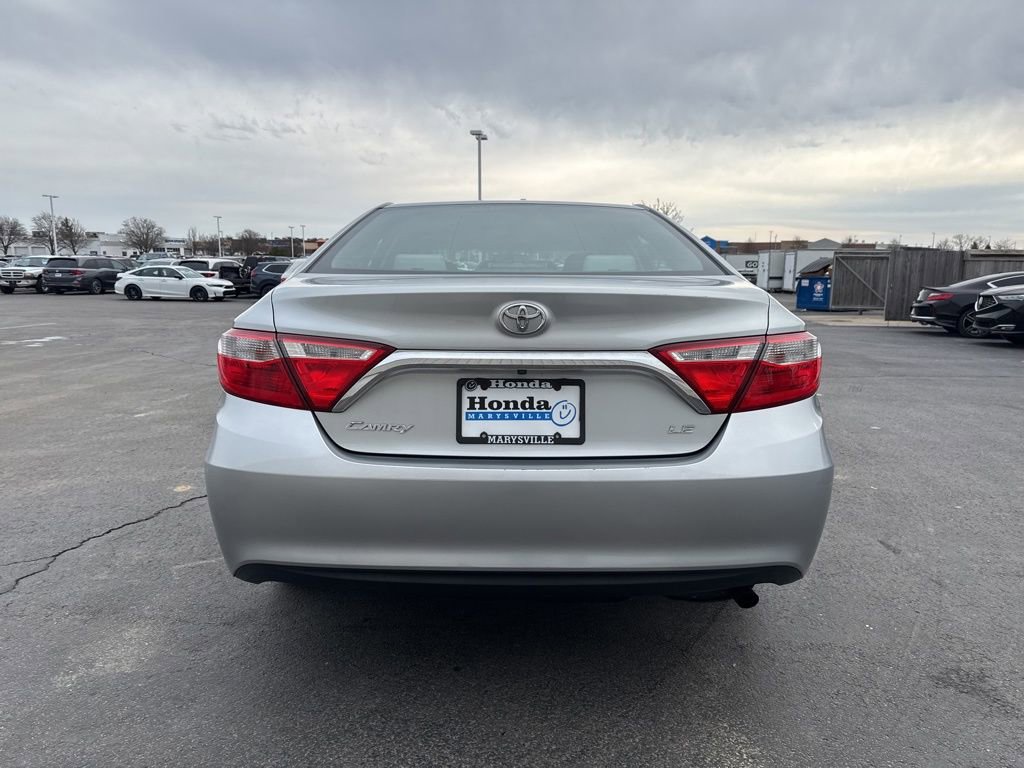 Used 2015 Toyota Camry LE image 4