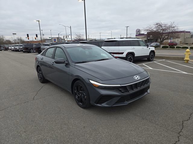 New 2026 Hyundai Elantra Sport FWD image 4