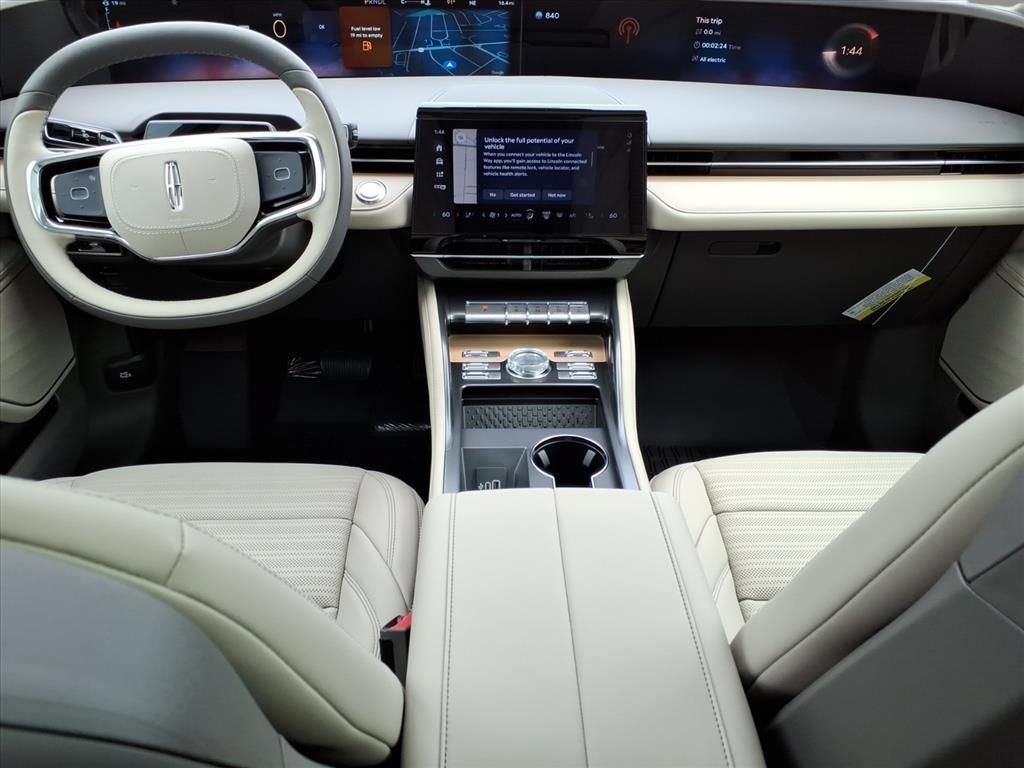 New 2025 Lincoln Nautilus Reserve w/ Jet Appearance Package AWD/4WD image 13