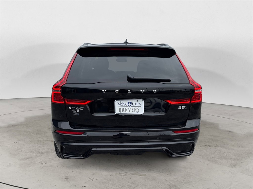 Certified 2025 Volvo XC60 B5 Core image 4