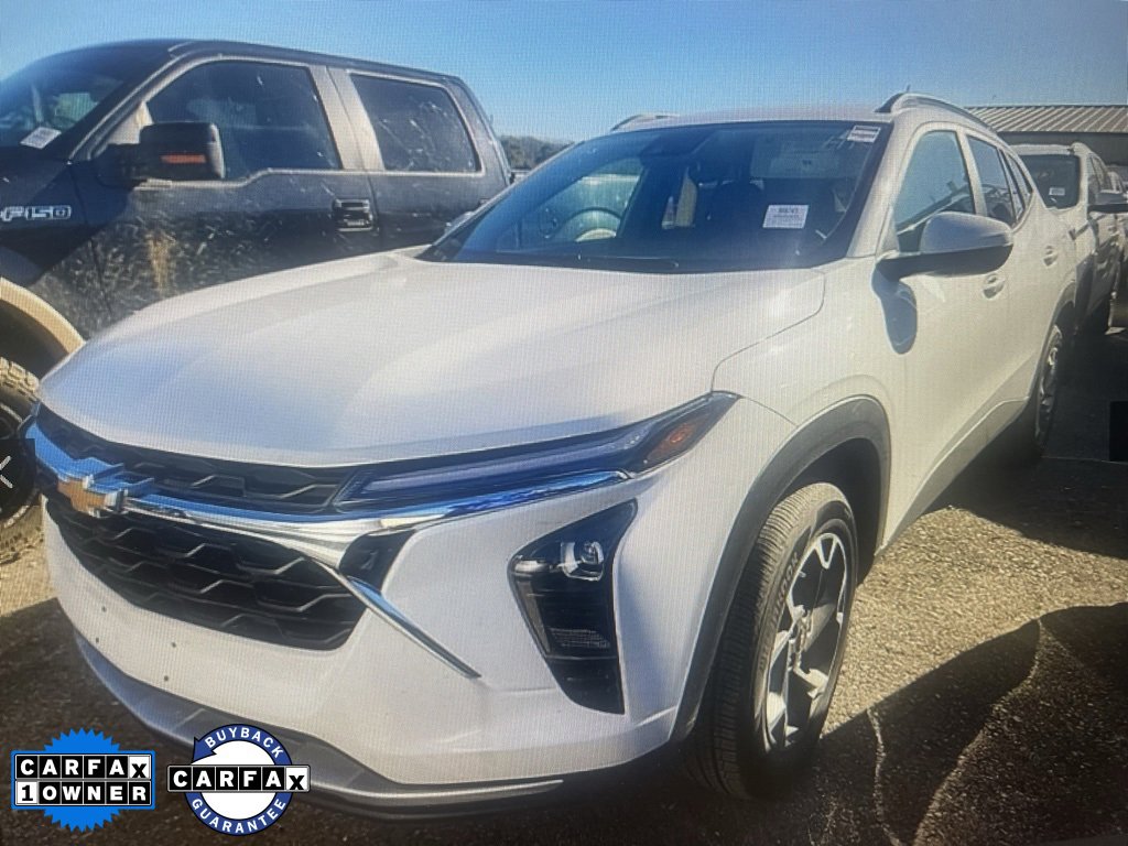 Used 2025 Chevrolet Trax LT w/ Driver Confidence Package