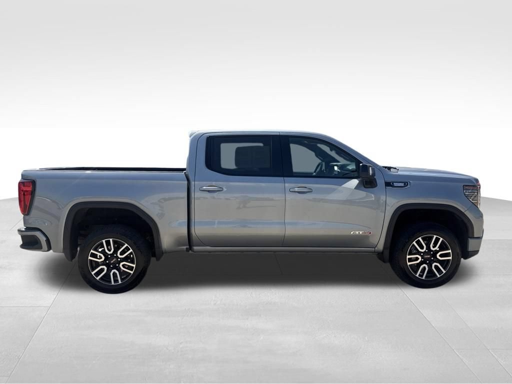 Used 2025 GMC Sierra 1500 AT4 w/ Technology Package AWD/4WD image 7