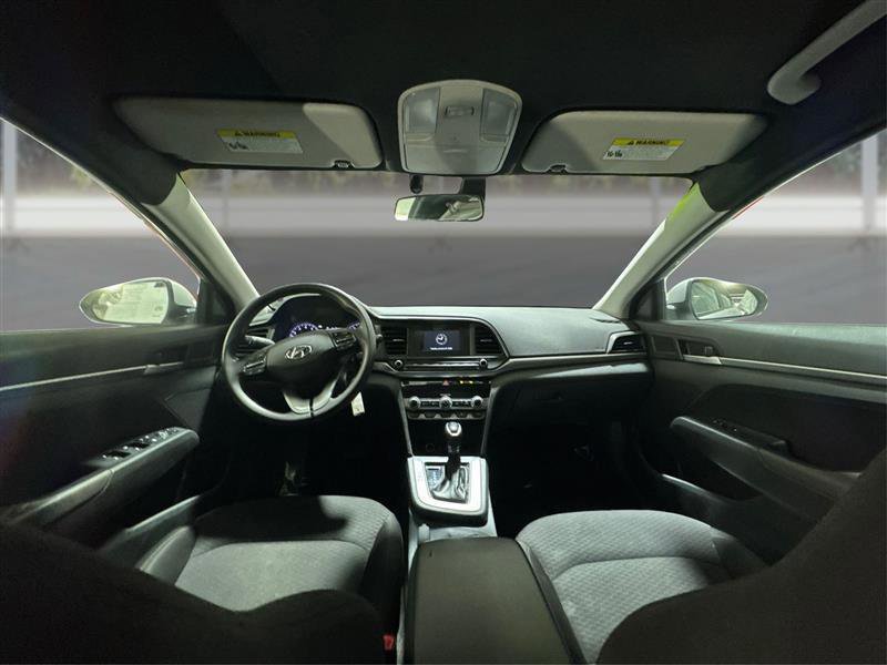 Used 2020 Hyundai Elantra SE w/ Cargo Package (C1) image 24