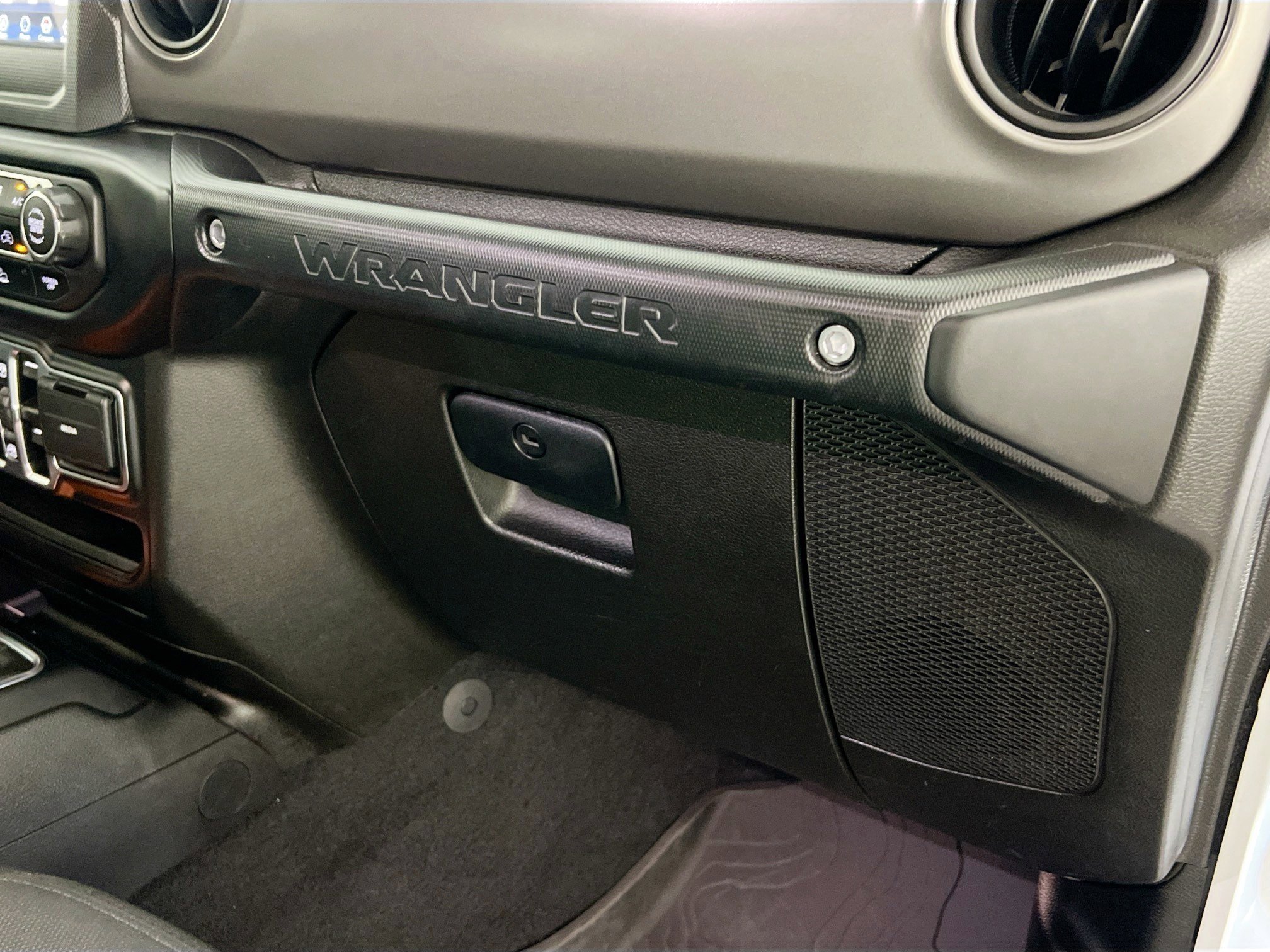 Used 2023 Jeep Wrangler Unlimited Sport AWD/4WD image 35