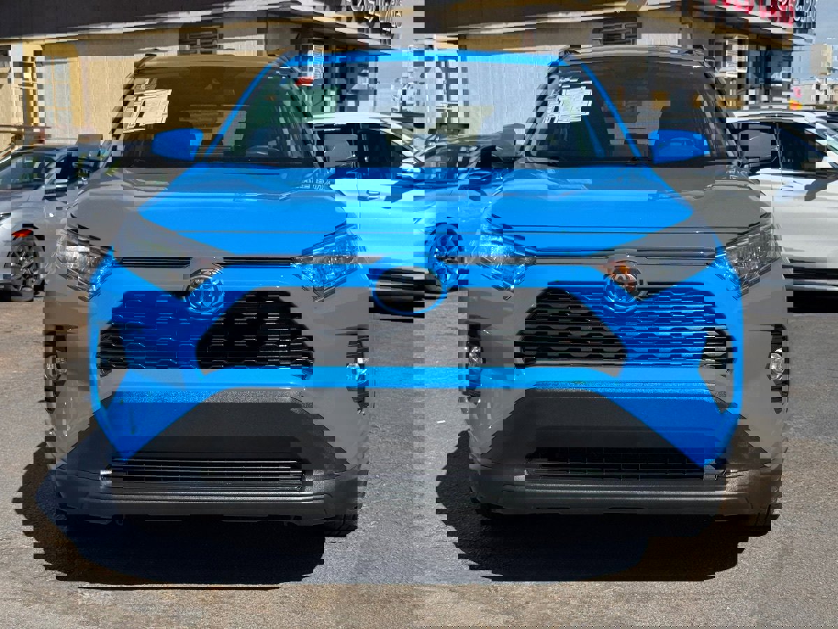 Used 2021 Toyota RAV4 XLE image 5