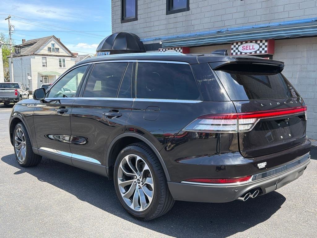 Used 2025 Lincoln Aviator Reserve AWD/4WD image 3